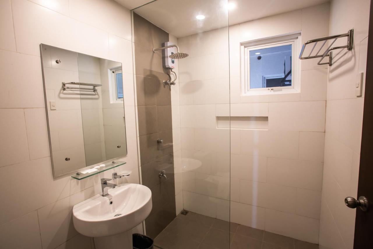 Northwest Inn Bacolod Bagian luar foto